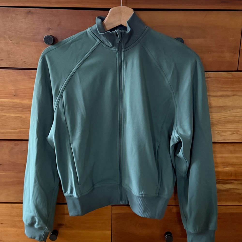 lululemon Women's Wunder Train Twill Track Jacket in Dark Forest Size 2